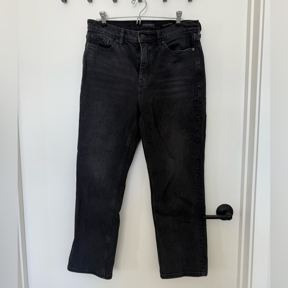 Banana Republic Women’s High Rise Straight Jean Black - Size 31